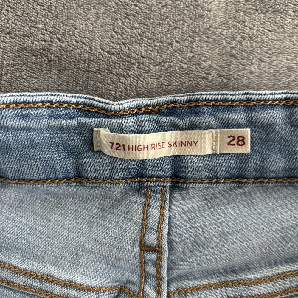 Levi's High Rise Pale Blue Denim Jeans with Red Tab - Picture 7 of 15